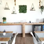Oda ve Kahvaltı Naturella Panzio