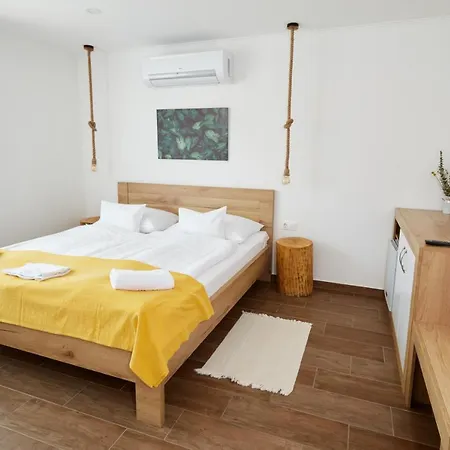 Bed & Breakfast Naturella Panzio *