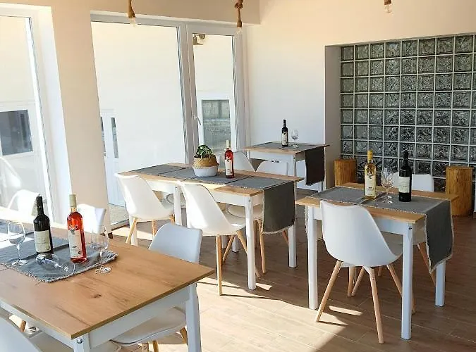 לינה וארוחת בוקר Naturella Panzio 3*